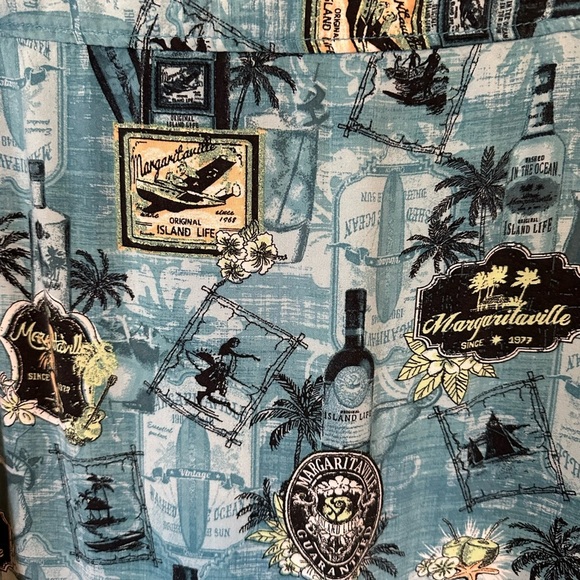 Margaritaville Men’s Hawaiian Shirt, size medium tropical 🏝️ blue floral - Picture 5 of 12